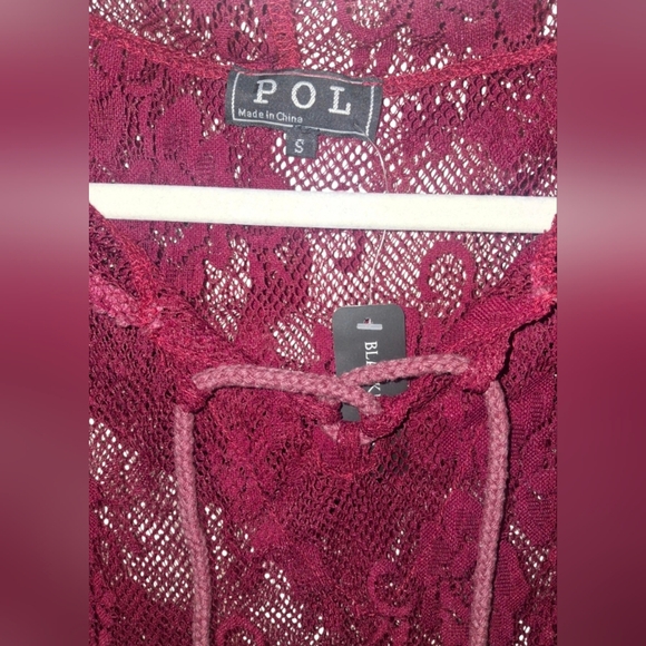 NWT POL Allover Lace Hooded Burgandy Top Size Small - Picture 3 of 4